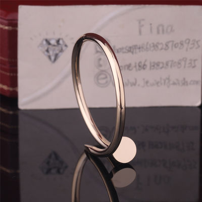 नीले सिरेमिक पत्थर और 18k रोज़ गोल्ड प्लेटेड VS2 क्लैरिटी के साथ लक्जरी डायमंड नेकलेस